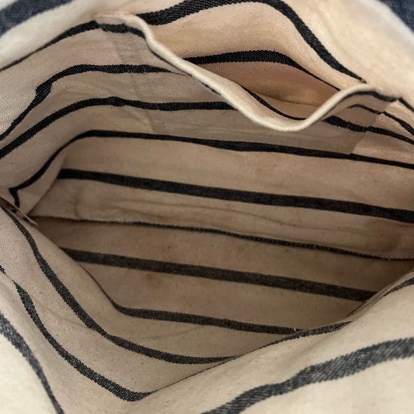 STAR MELA Totsi Jute Aztec Inspired Embroidered Clutch Bag - Picture 5 of 7